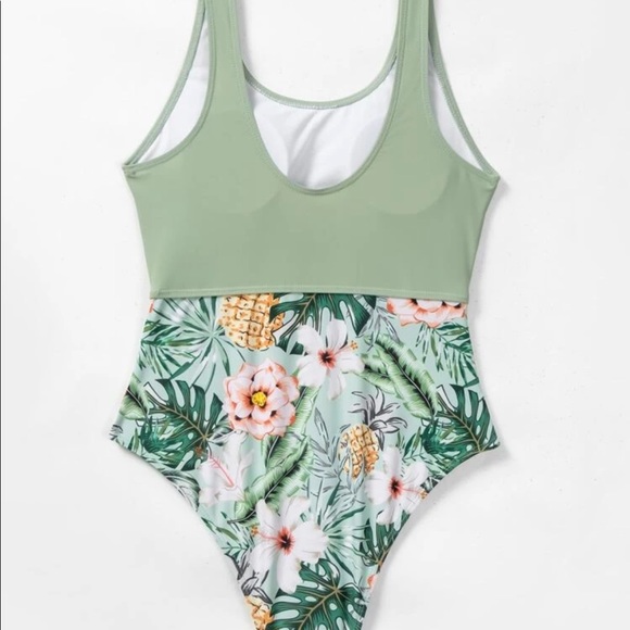 Shein Floral One Piece - Size Large - Picture 4 of 7